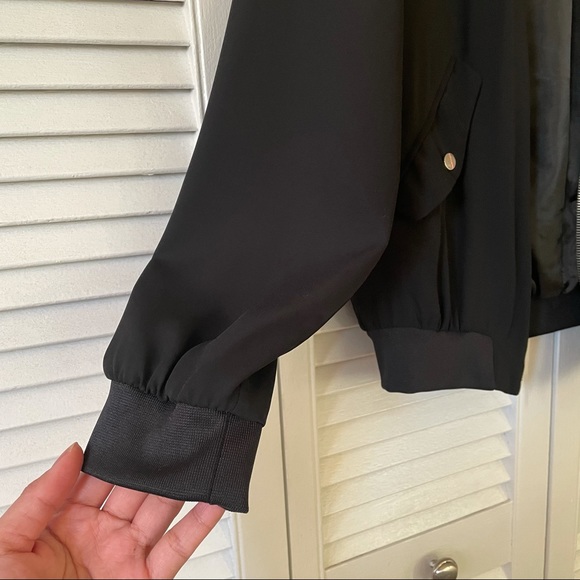 Zara Basic Bomber Jacket. - Picture 3 of 6